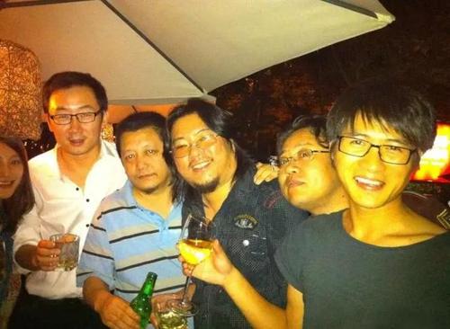 韩寒:那些所有的少不经事,都成为了一生热爱-第5张图片-ZBLOG 韩寒 争议人生_韩寒 少年成名经历_韩寒 团队 松江二中