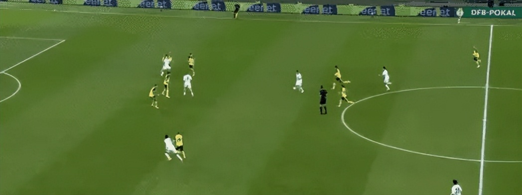 5-3 1-0!德国杯疯狂夜:多特蒙德点球淘汰法兰克福,汉堡绝杀晋级-第4张图片-ZBLOG 多特蒙德(德国)_多特蒙德靠点球淘汰法兰克福_德国足协取消杯赛加时赛