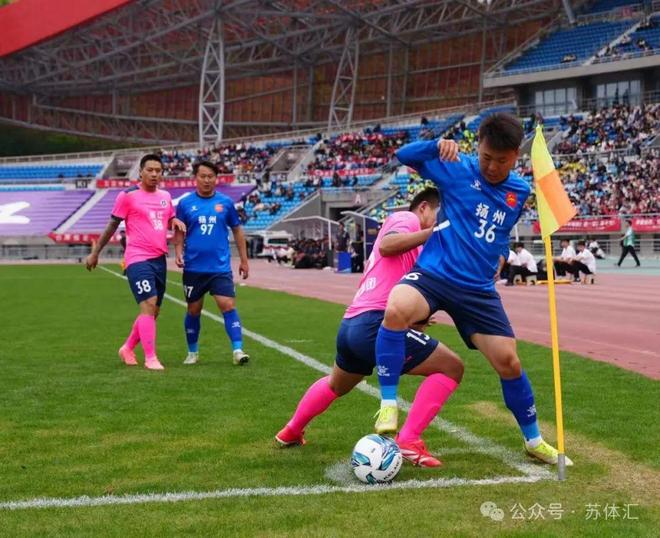 以城为名 2025年江苏省城市足球联赛正式开幕-第4张图片-ZBLOG 江苏城市足球联赛参赛队伍13支球员516人 多元化年龄_2025城市足球联赛球队_2025年江苏省城市足球联赛开幕镇江3:2扬州 许昆林出席