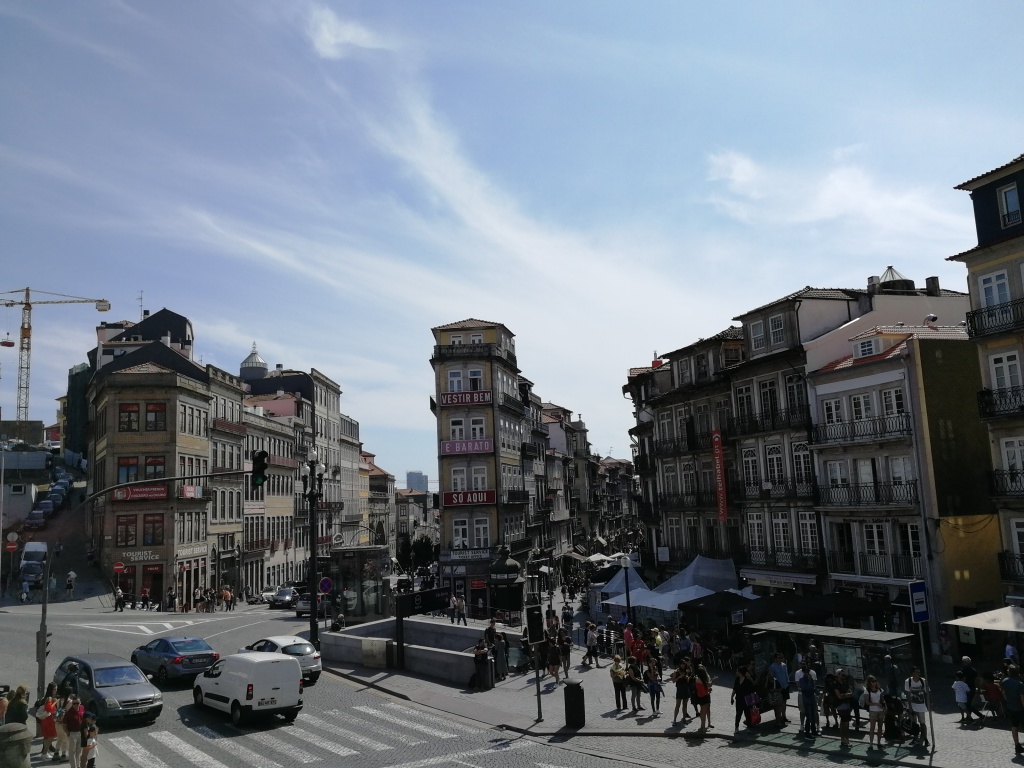 葡萄牙波尔图：杜罗河畔的中世纪风华与当代活力