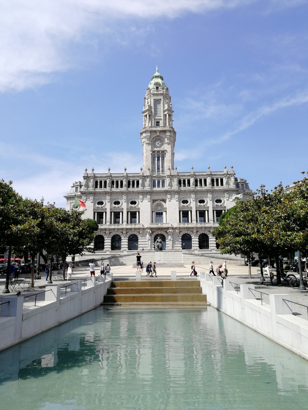 葡萄牙波尔图:杜罗河畔的中世纪风华与当代活力-第2张图片-ZBLOG 波尔图(葡萄牙)_波尔图老城历史与文化特色_波尔图与上海友好城市关系