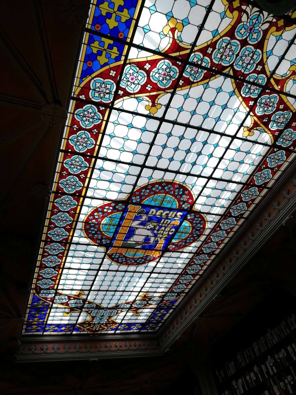 葡萄牙波尔图:杜罗河畔的中世纪风华与当代活力-第13张图片-ZBLOG 波尔图(葡萄牙)_波尔图老城历史与文化特色_波尔图与上海友好城市关系