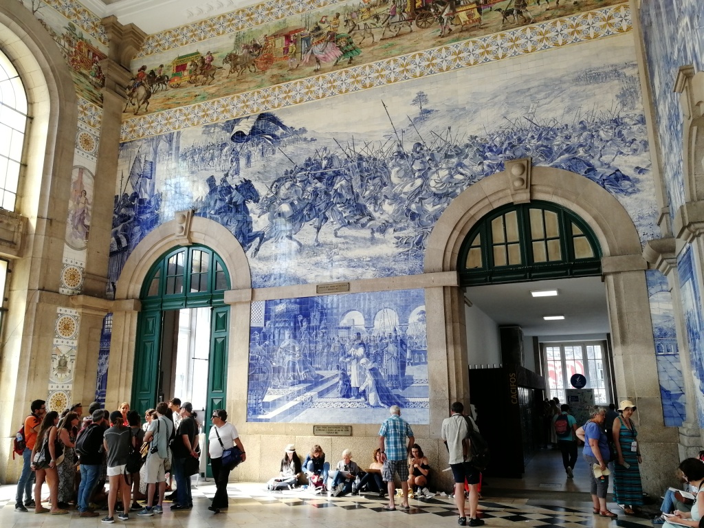 葡萄牙波尔图:杜罗河畔的中世纪风华与当代活力-第10张图片-ZBLOG 波尔图老城历史与文化特色_波尔图与上海友好城市关系_波尔图(葡萄牙)