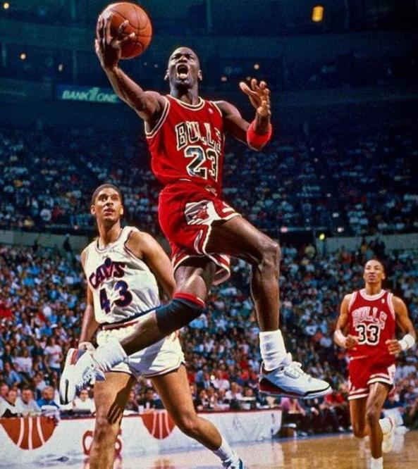 NBA球衣都退役了怎么办?别急,早都有招儿-第5张图片-ZBLOG 球员号码新趋势_nba球队退役球衣_退役球衣号码