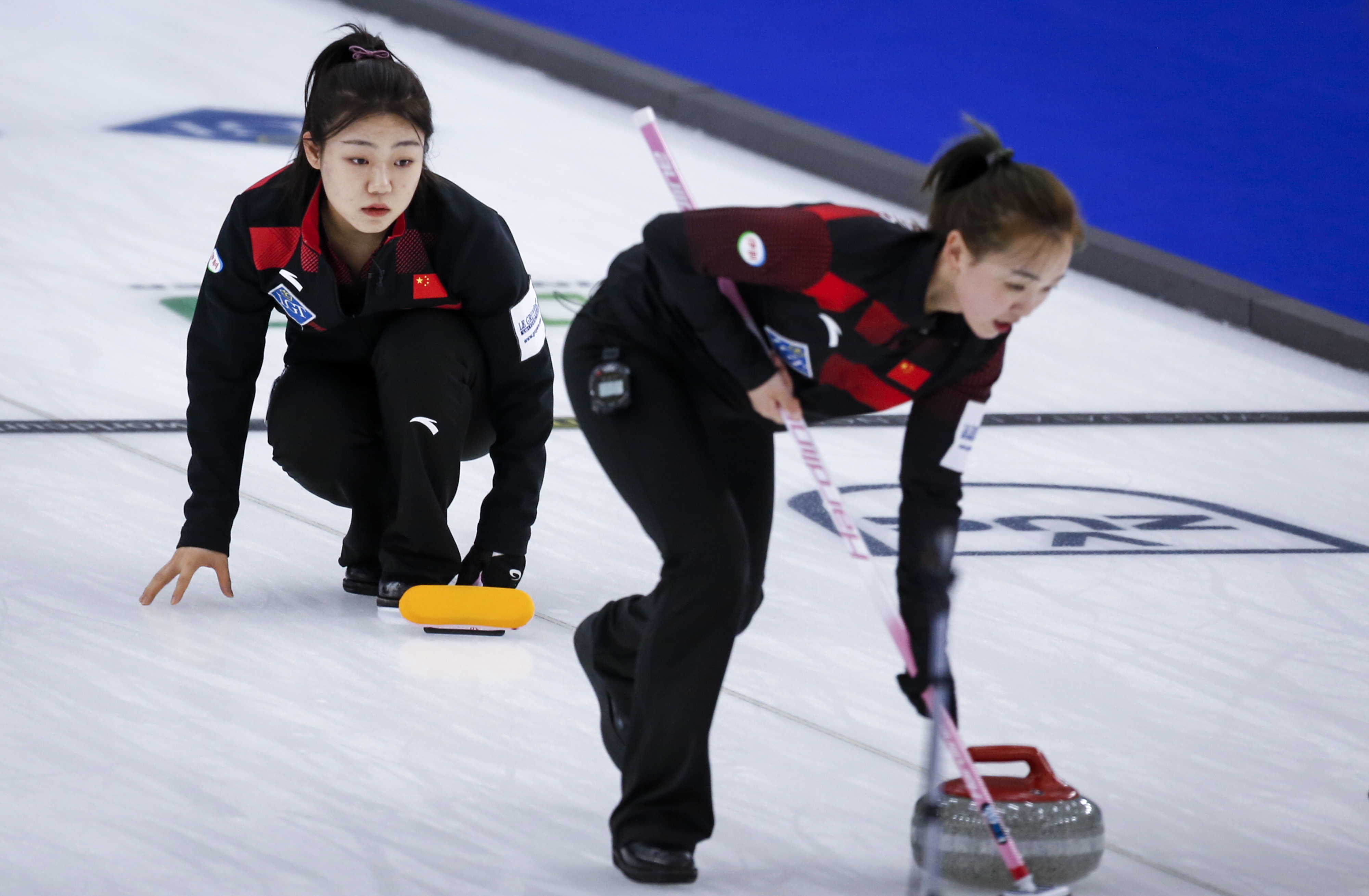 冬奥100天|聘请世界冠军教练,中国冰壶“触底反弹”-第5张图片-ZBLOG 中国女子冰壶队新阵容_中国冰壶总教练佩亚·林德霍姆_北京冬奥会倒计时100天