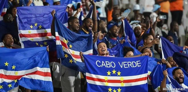 从大西洋小岛到世界之巅:佛得角奇迹杀入世界杯,50万人的骄傲-第3张图片-ZBLOG 佛得角蓝鲨奇迹之旅_2025年世界杯是哪个国家_佛得角世界杯2026