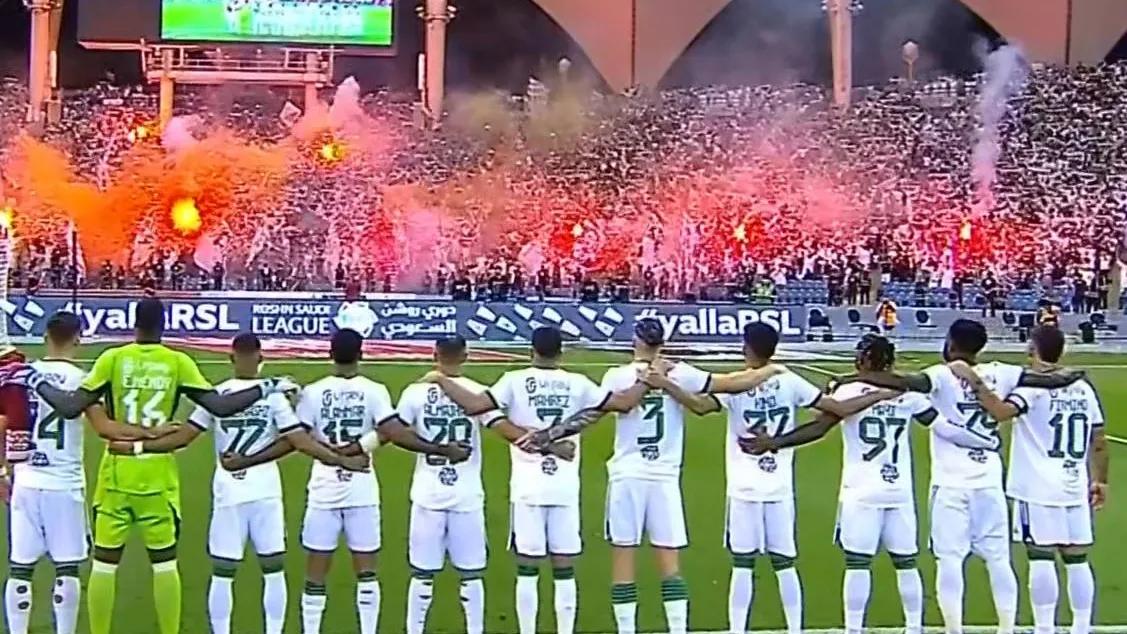 3-1!沙特豪门4亿大战,利雅得新月豪取7连胜,不败战绩高居榜首-第2张图片-ZBLOG 利雅得新月(沙特)_沙特联利雅得新月吉达国民比赛战报_利雅得新月vs吉达国民首发阵容分析