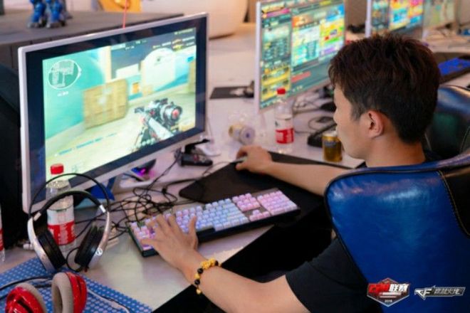 战鼓平息,2018CF百城联赛春季赛圆满结束!-第8张图片-ZBLOG 个人金枪王比赛精彩瞬间_2025春季百城联赛报名_穿越火线百城联赛春季赛回顾