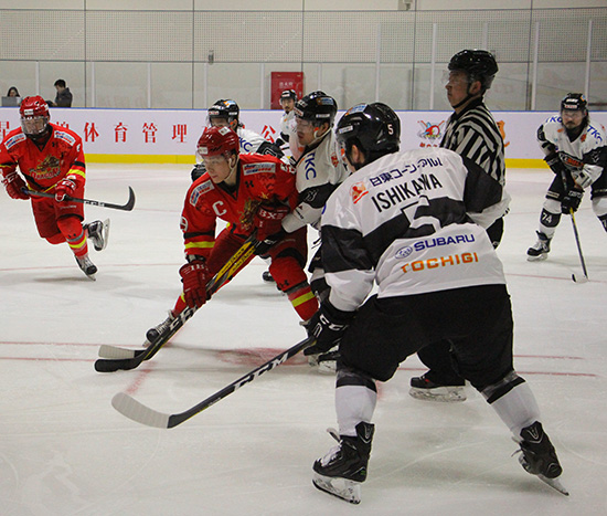 亚洲冰球联赛北京站开赛-第2张图片-ZBLOG 亚洲冰球联赛北京站_2025亚洲冰球联赛_中国龙之队亚洲冰球联赛