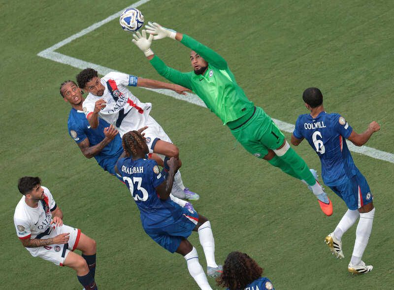 2025FIFA世俱杯决赛:切尔西3比0完胜巴黎圣日耳曼勇夺冠军-第2张图片-ZBLOG 2025年足球世界杯吗_2025FIFA世俱杯决赛 勇夺冠军 切尔西队胜利