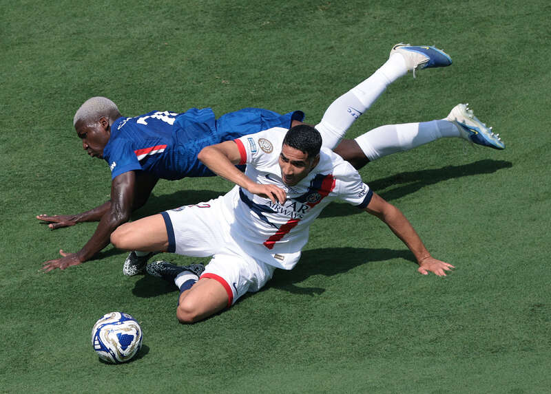 2025FIFA世俱杯决赛:切尔西3比0完胜巴黎圣日耳曼勇夺冠军-第6张图片-ZBLOG 2025FIFA世俱杯决赛 勇夺冠军 切尔西队胜利_2025年足球世界杯吗