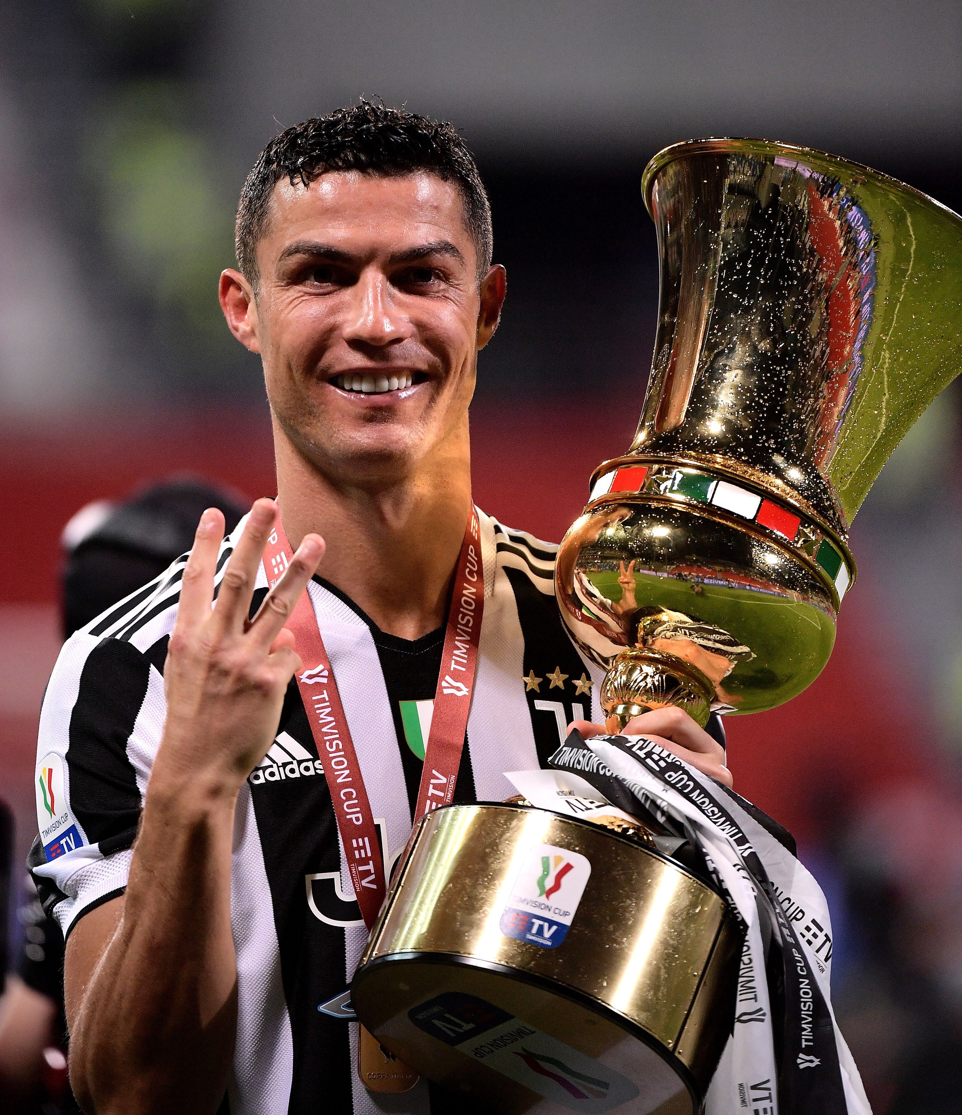 3年尤文生涯5座冠军奖杯，C罗在意大利留下美妙篇章