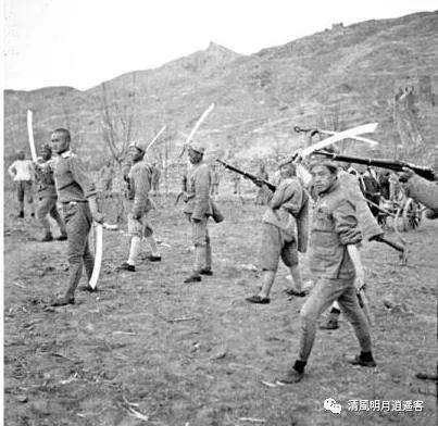 民国西北军阀部队为何爱用大刀？刺刀真没大刀好用吗？-第4张图片-ZBLOG