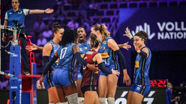 意大利女排轻取美国女排，强势晋级世联赛四强，显露冠军相
