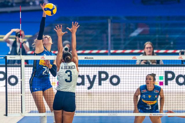 意大利女排轻取美国女排,强势晋级世联赛四强,显露冠军相-第4张图片-ZBLOG 女排联赛冠军决赛视频_2025年世界女排联赛总决赛 意大利女排3比0横扫美国女排 埃格努关键得分