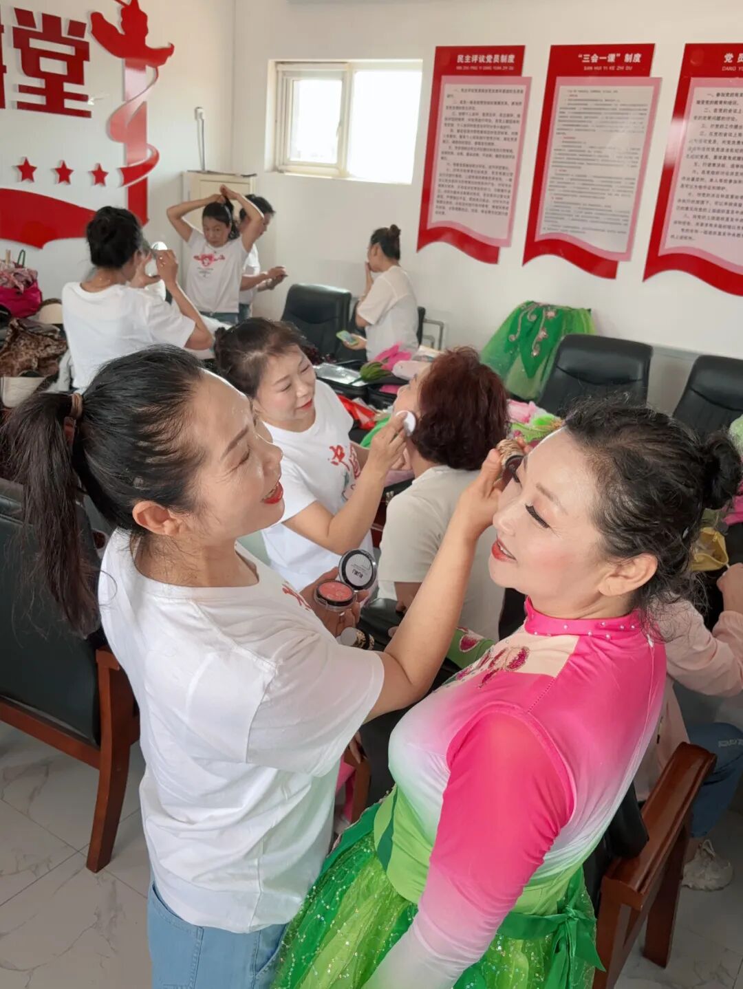 一支活跃在乡村振兴舞台上的文艺团队-第15张图片-ZBLOG 文艺助力乡村振兴_中卫市古典艺术协会_村业余文艺团队简介