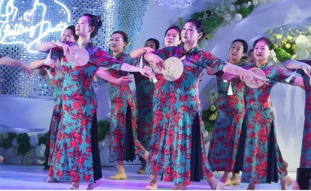 一支活跃在乡村振兴舞台上的文艺团队-第6张图片-ZBLOG 文艺助力乡村振兴_中卫市古典艺术协会_村业余文艺团队简介