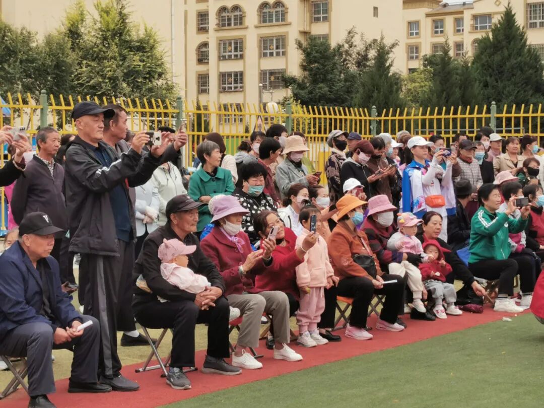 一支活跃在乡村振兴舞台上的文艺团队-第9张图片-ZBLOG 中卫市古典艺术协会_文艺助力乡村振兴_村业余文艺团队简介