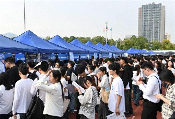 职场“早鸟票”有必要抢吗-第1张图片-ZBLOG