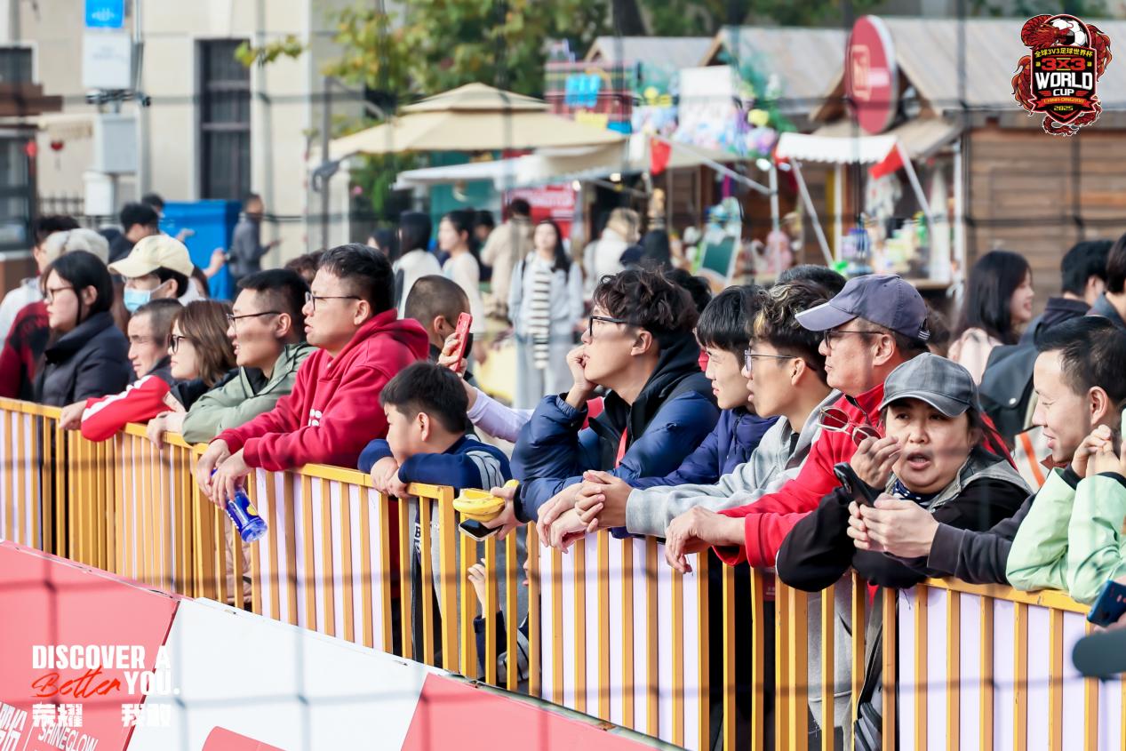 2025全球3V3足球世界杯全国组决赛日荣耀加冕,运动员拼搏精神点燃岛城-第7张图片-ZBLOG 青岛海誓山盟广场足球比赛_2025年足球世界杯吗_2025全球3V3足球世界杯全国组赛事