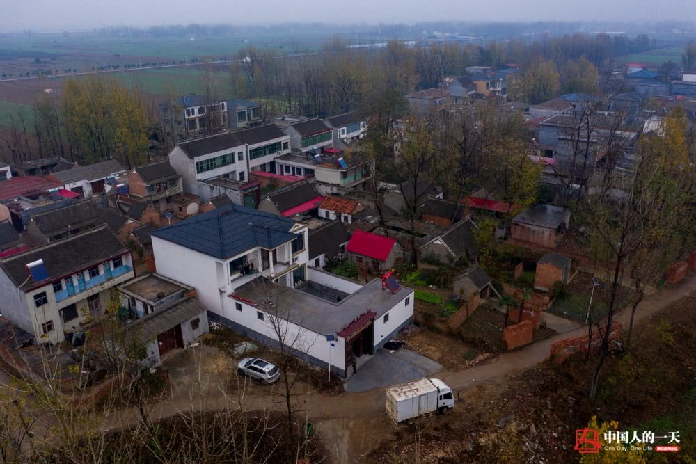 河南艾滋村:一管血卖50,半个村染病-第2张图片-ZBLOG 河南上蔡县艾滋病村_卖血感染艾滋病历史_河南艾滋拆迁队