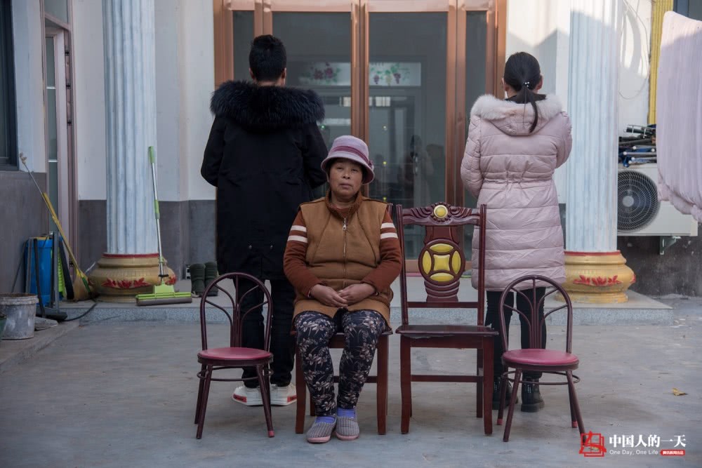 河南艾滋村:一管血卖50,半个村染病-第22张图片-ZBLOG 卖血感染艾滋病历史_河南上蔡县艾滋病村_河南艾滋拆迁队