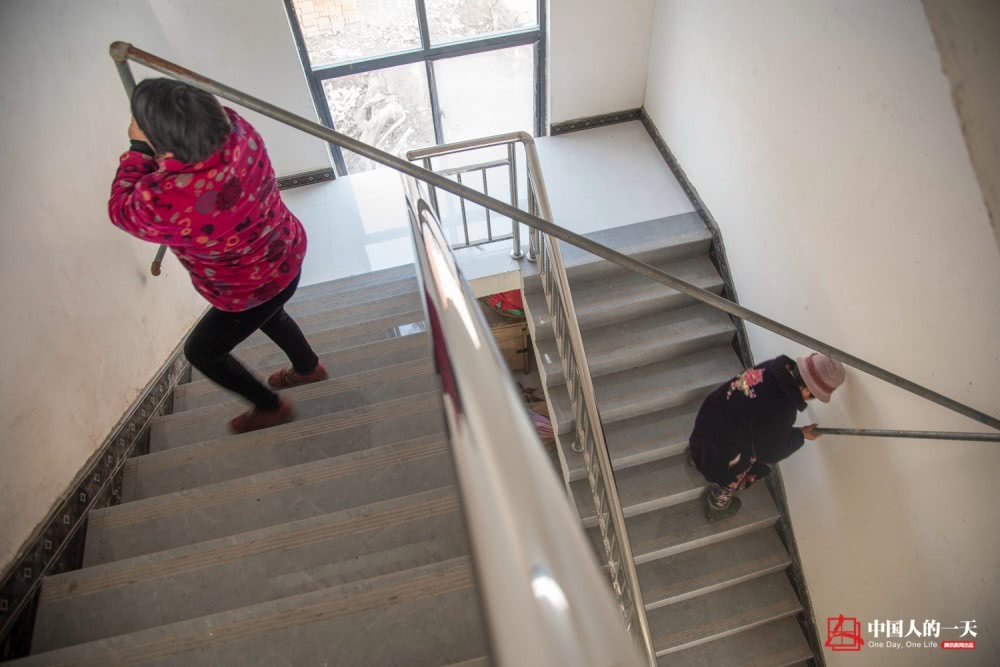 河南艾滋村:一管血卖50,半个村染病-第10张图片-ZBLOG 河南上蔡县艾滋病村_卖血感染艾滋病历史_河南艾滋拆迁队