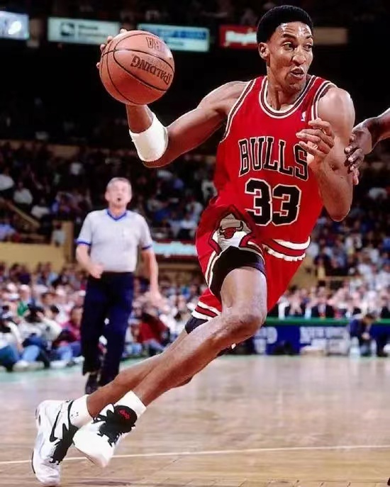 乔丹成为自由球员时各支球队报价，迫使NBA做出最大让步-第4张图片-ZBLOG