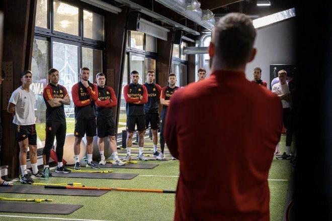 接替穆帅！德罗西，生而为狼，忠诚不渝，重回罗马，守卫永恒之城-第5张图片-ZBLOG