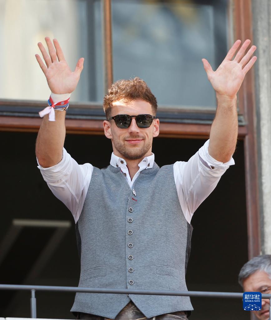 拜仁慕尼黑队庆祝德甲夺冠-第11张图片-ZBLOG