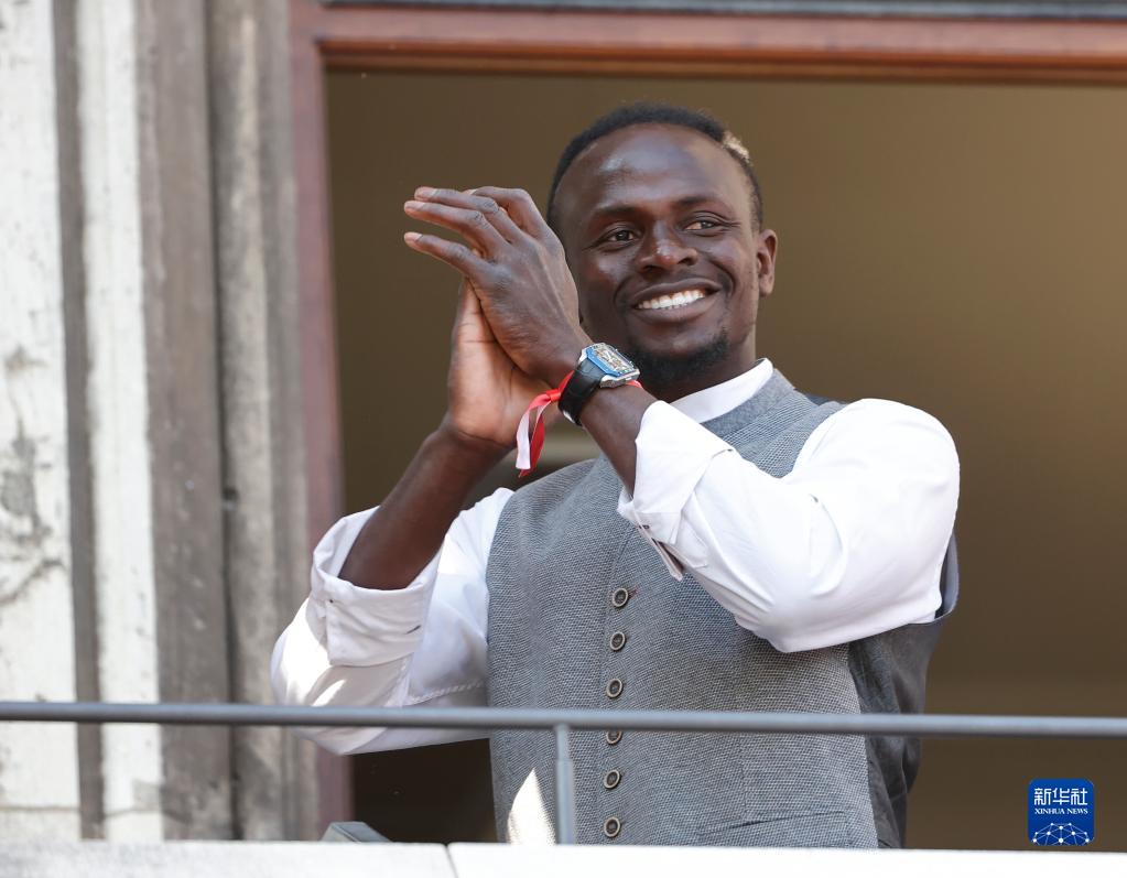 拜仁慕尼黑队庆祝德甲夺冠-第10张图片-ZBLOG