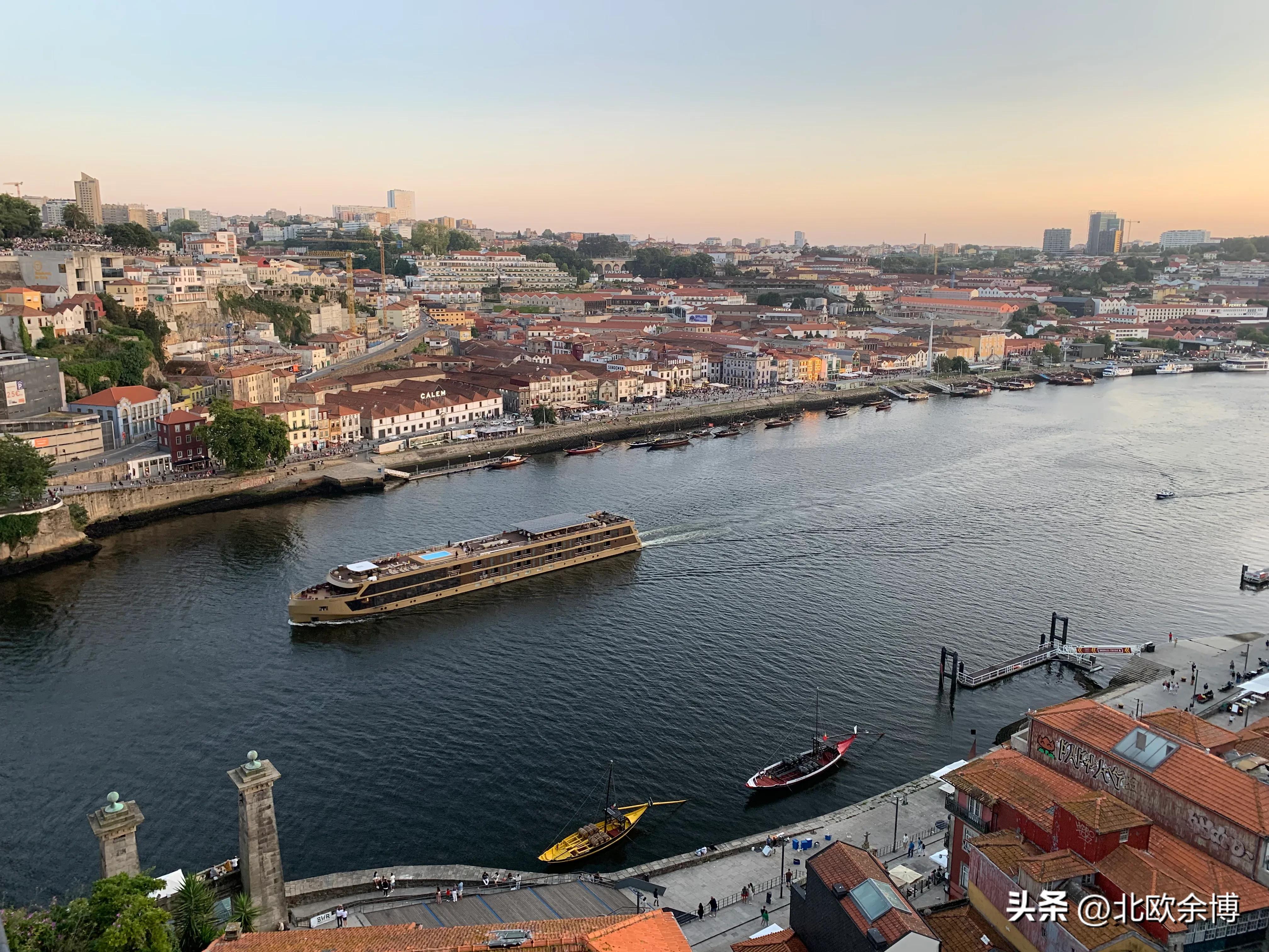 波尔图:葡萄牙最大的港口、波特酒的故乡-第3张图片-ZBLOG 波尔图(葡萄牙)_波尔图旅游攻略_波尔图老城探索
