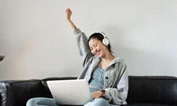 在单位，如果想要越混越好，领导不管问你啥，就只要记住一个原则