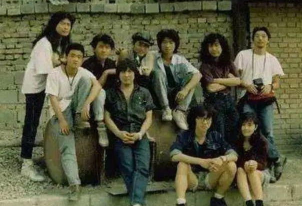 1983年第一次严打：唐山菜刀队50余人被枪决，他们当时做了什么？