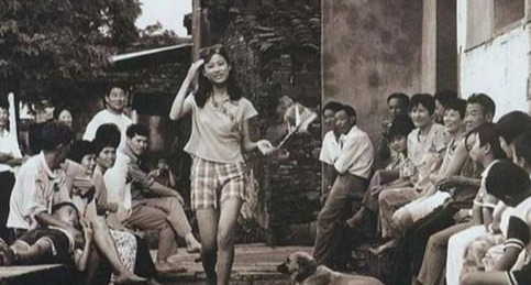 1983年第一次严打:唐山菜刀队50余人被枪决,他们当时做了什么?-第3张图片-ZBLOG 菜刀队犯罪行为_克菜刀队_菜刀队兴起原因