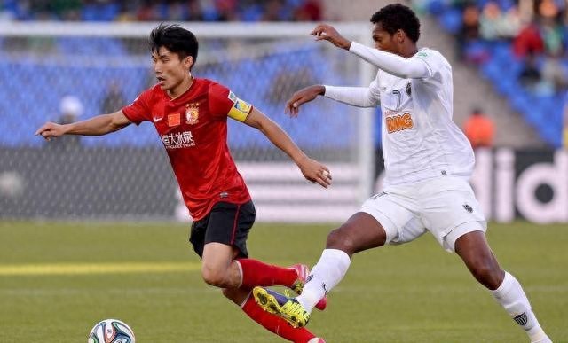 旗帜即责任！中超3强亚冠惨败，广州队踢世俱杯球衣印国旗被重提