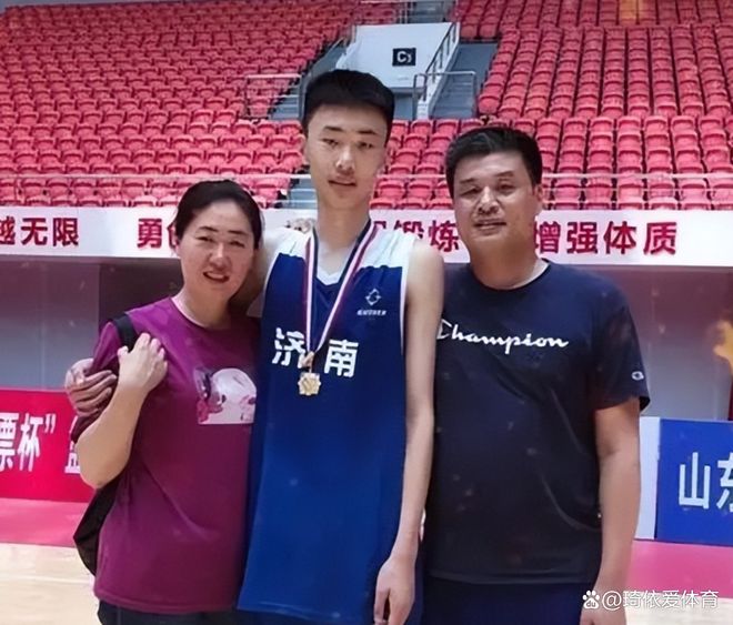 CBA自由球员名单曝光,从耐高 MVP 到失业,全都无所遁形-第3张图片-ZBLOG 方佳晨职业经历_CBA自由球员名单_cba球队名单