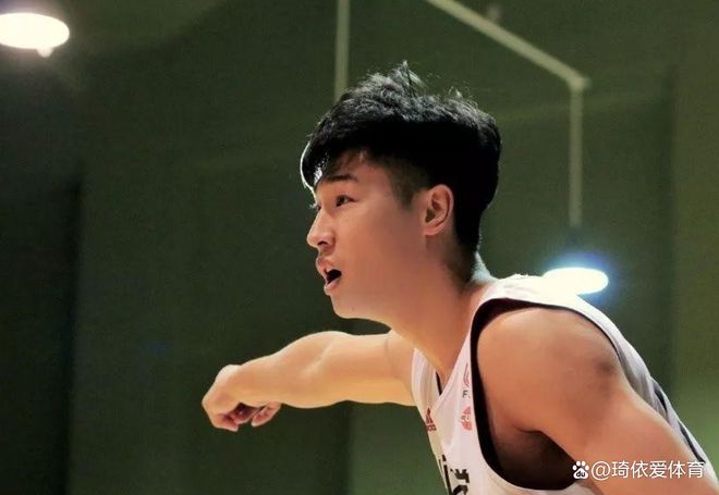 CBA自由球员名单曝光,从耐高 MVP 到失业,全都无所遁形-第4张图片-ZBLOG CBA自由球员名单_方佳晨职业经历_cba球队名单