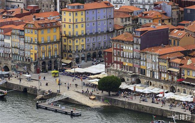 波尔图十大著名旅游景点，莱罗书店始建于19世纪末，是葡萄牙最古老的书店之一-第7张图片-ZBLOG