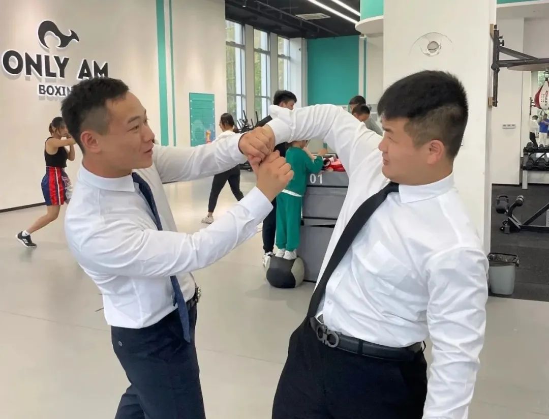  专业保镖团队家暴救助 _pua二月团队是真的嘛_
