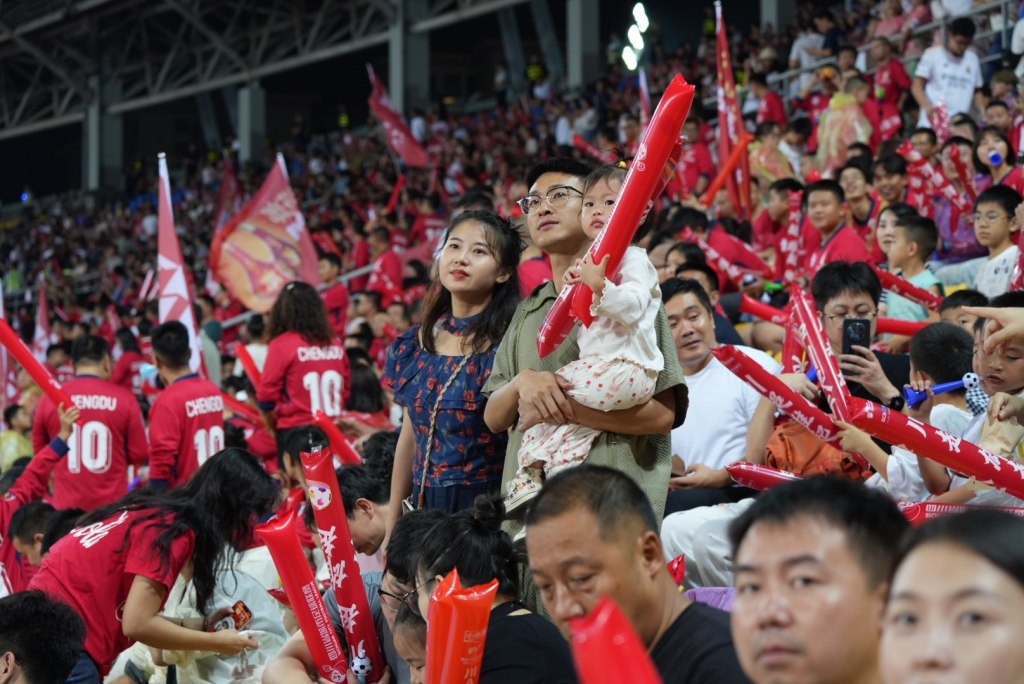 读懂四川|“川超”开踢,“足”够精彩-第5张图片-ZBLOG 四川足球嘉年华活动_四川城市足球联赛开球仪式_四川业余足球超级联赛