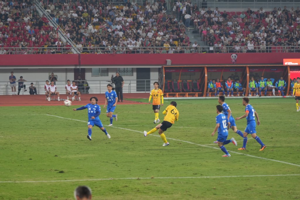 读懂四川|“川超”开踢,“足”够精彩-第7张图片-ZBLOG 四川城市足球联赛开球仪式_四川足球嘉年华活动_四川业余足球超级联赛