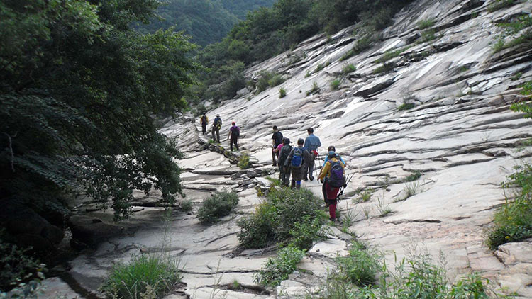 如何策划好爬山的拓展团建方案？-第4张图片-ZBLOG