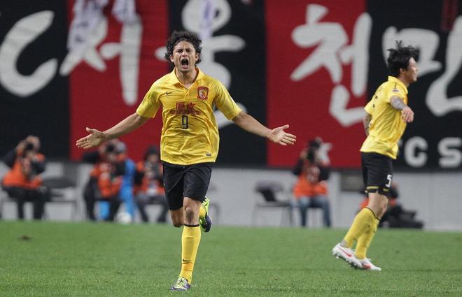 ️艾克森生涯回顾:恒大王朝奠基人之一,国足首位非血缘归化国脚-第2张图片-ZBLOG 艾克森中超生涯_艾克森退役_恒大外援埃尔克森效力球队