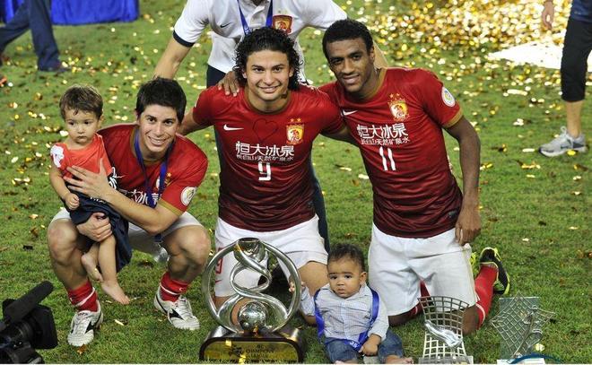 ️艾克森生涯回顾:恒大王朝奠基人之一,国足首位非血缘归化国脚-第3张图片-ZBLOG 艾克森中超生涯_艾克森退役_恒大外援埃尔克森效力球队