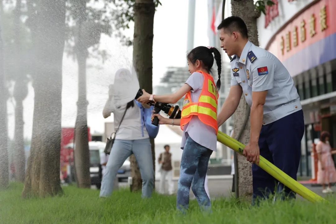 “汪汪队”遇上“火焰蓝”，“蓝焰童行，汪汪队出动”主题消防开放日来了！-第5张图片-ZBLOG