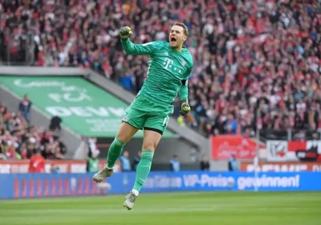 拜仁OD准备“无条件”续约诺伊尔,乌尔比希接班计划推迟至2027年-第1张图片-ZBLOG 拜仁慕尼黑诺伊尔续约 2027年合同 诺伊尔接班计划_拜仁慕尼黑(德国)