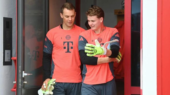 拜仁OD准备“无条件”续约诺伊尔,乌尔比希接班计划推迟至2027年-第2张图片-ZBLOG 拜仁慕尼黑诺伊尔续约 2027年合同 诺伊尔接班计划_拜仁慕尼黑(德国)