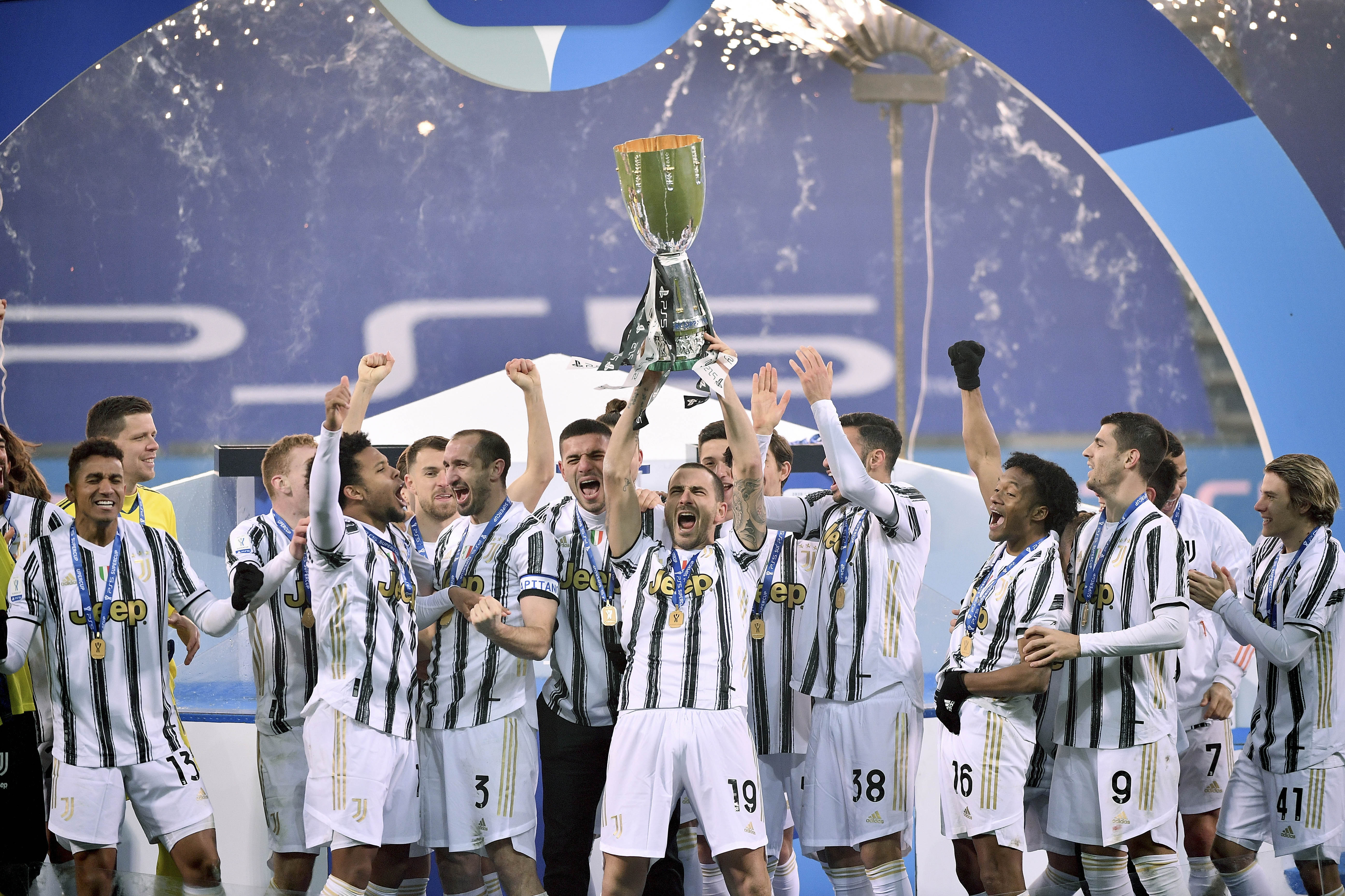 足球——意大利超级杯:尤文图斯夺冠-第2张图片-ZBLOG 2020-2021赛季意大利超级杯决赛 尤文图斯 那不勒斯_尤文图斯(意大利)