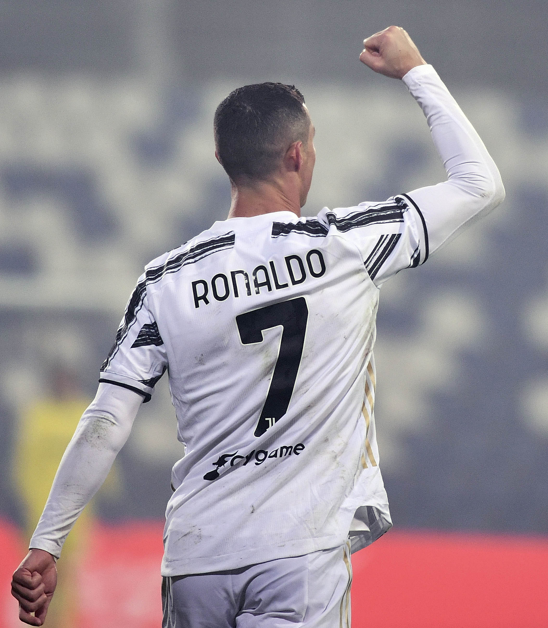 足球——意大利超级杯:尤文图斯夺冠-第7张图片-ZBLOG 尤文图斯(意大利)_2020-2021赛季意大利超级杯决赛 尤文图斯 那不勒斯